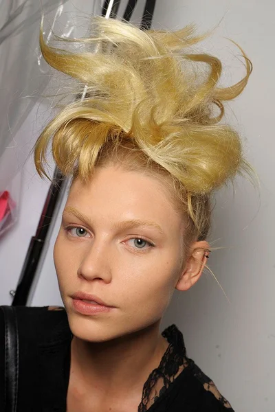 Look 12